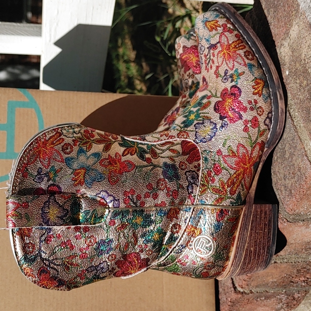 Roper Ingrid Multi Floral Snip Toe Faux Leather Boots Size 6 (1773) - Picture 2 of 11